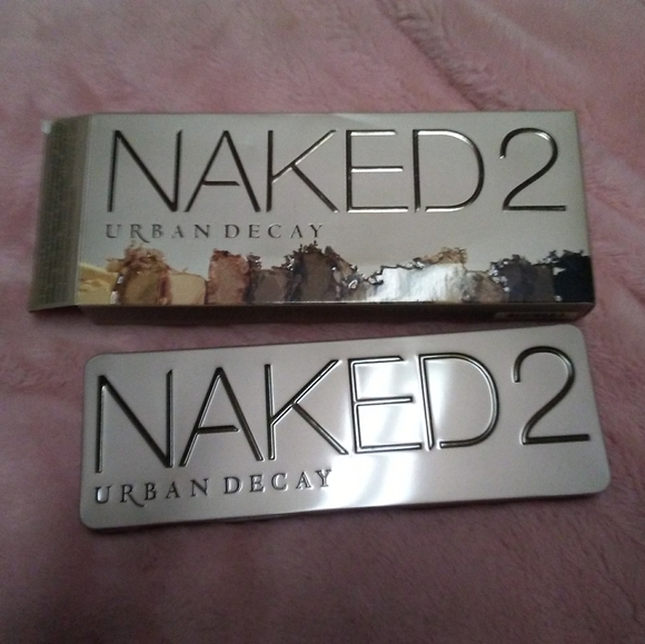 *ONE Left* NIB Urban Decay Naked 2 Shadow Palette - Picture 4 of 8